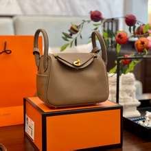 tas selempang hermes pria|harga tas hermes terbaru.